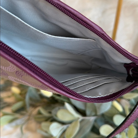 Coach beige w/ rasberty trim 9 1/2by 5 1/2, 8 card slots, side pocket handbag! - Picture 5 of 12